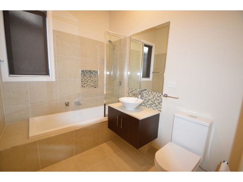 2B Oak Court, Mount Waverley VIC 3149