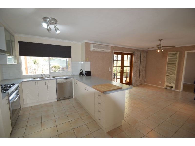 26 LaTrobe Court, Croydon Hills VIC 3136