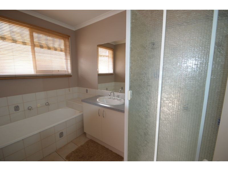 26 LaTrobe Court, Croydon Hills VIC 3136