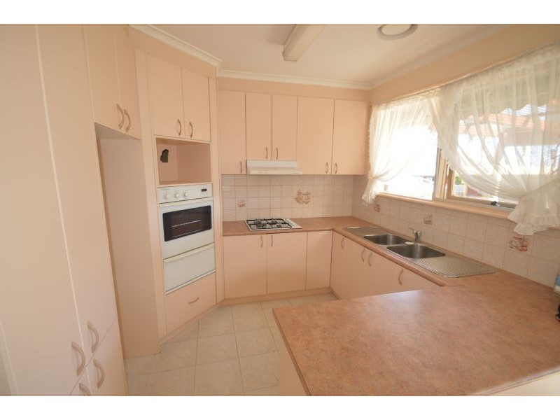 88 Whites Lane, Glen Waverley VIC 3150