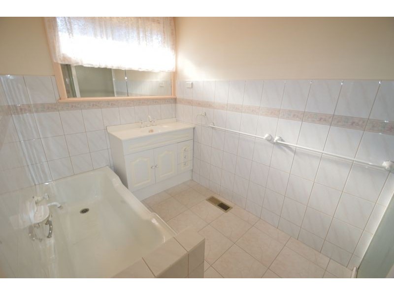 88 Whites Lane, Glen Waverley VIC 3150