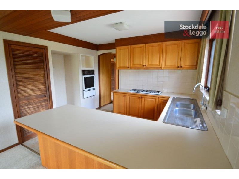 1 Cumberland Court, Glen Waverley VIC 3150