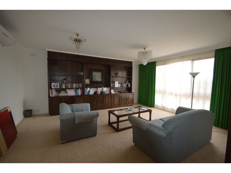 1 Oakern Street, Mount Waverley VIC 3149