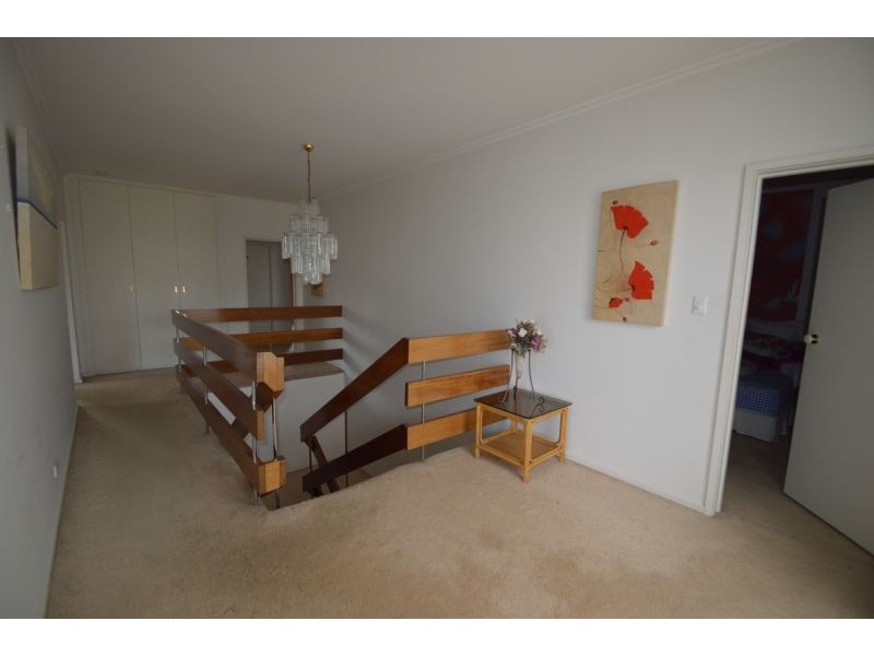 1 Oakern Street, Mount Waverley VIC 3149