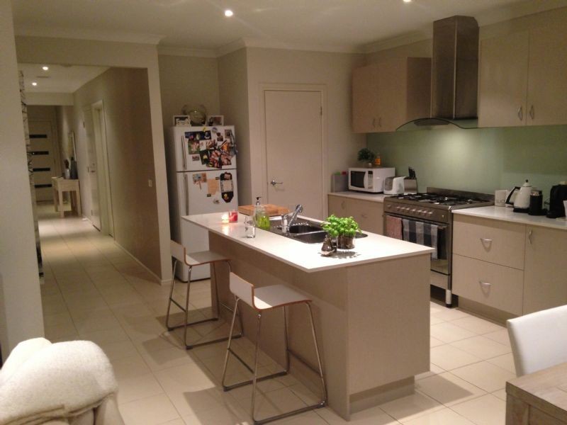 10 Moss Street, Cranbourne North VIC 3977