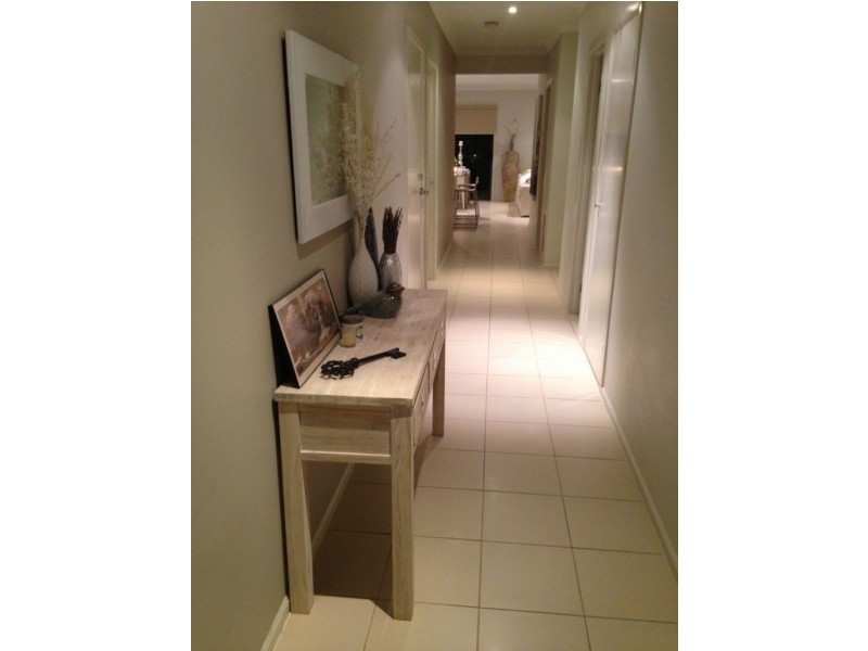 10 Moss Street, Cranbourne North VIC 3977