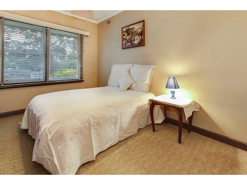 5 Kingsley Grove, Mount Waverley VIC 3149