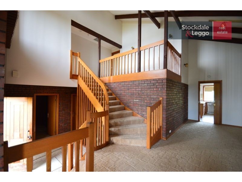 70 Viewmount Road, Glen Waverley VIC 3150