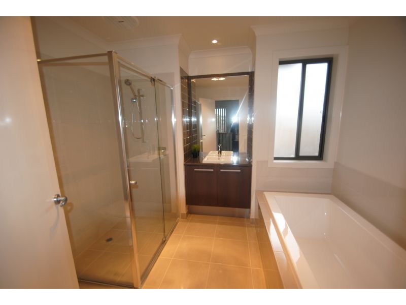 1/13 Melaleuca Drive, Glen Waverley VIC 3150