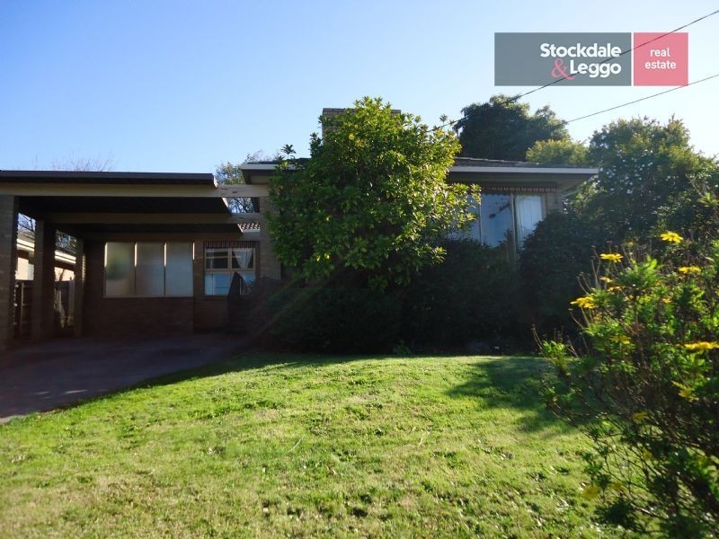 297 Gallaghers Road, Glen Waverley VIC 3150