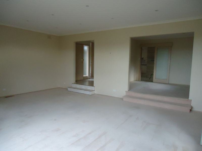 297 Gallaghers Road, Glen Waverley VIC 3150