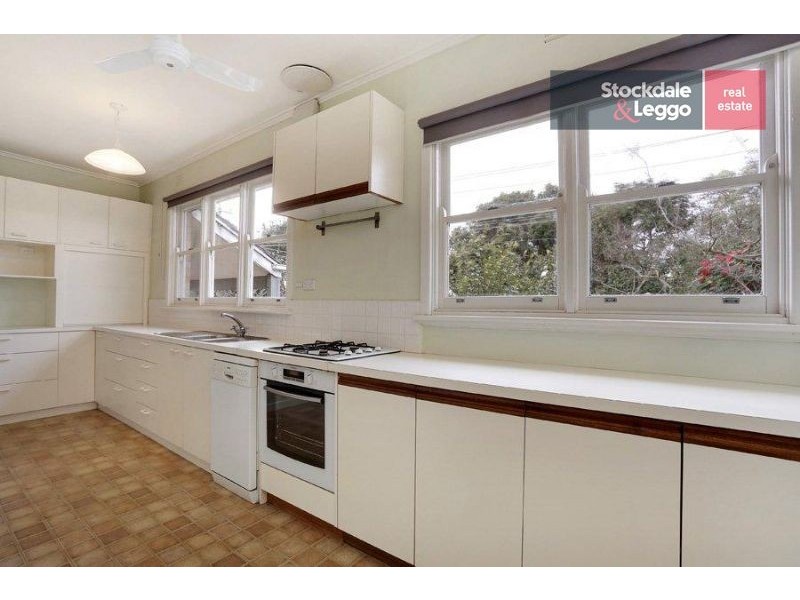 16 Imperial Avenue, Mount Waverley VIC 3149