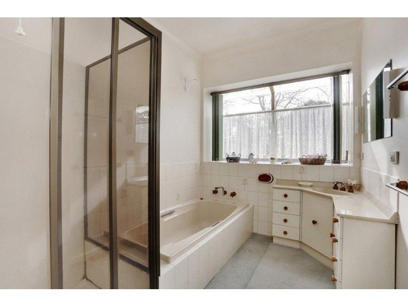 3 Kalmia Avenue, Mount Waverley VIC 3149