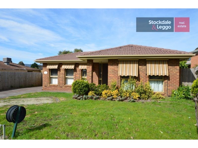 11 St Lawrence Way, Rowville VIC 3178