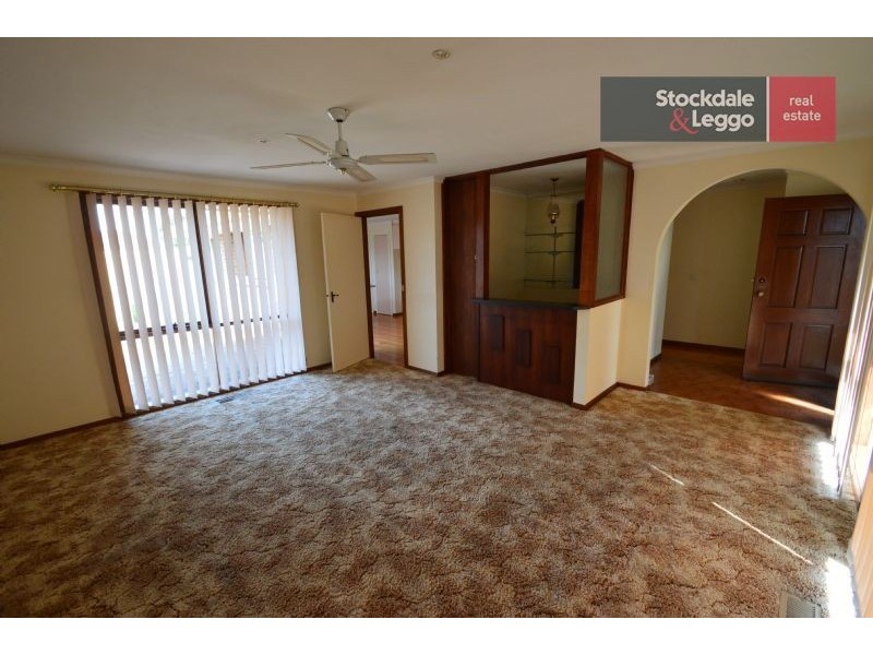 11 St Lawrence Way, Rowville VIC 3178