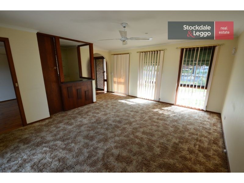 11 St Lawrence Way, Rowville VIC 3178