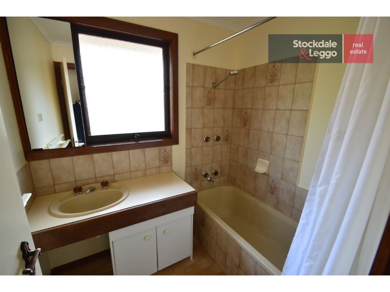 11 St Lawrence Way, Rowville VIC 3178