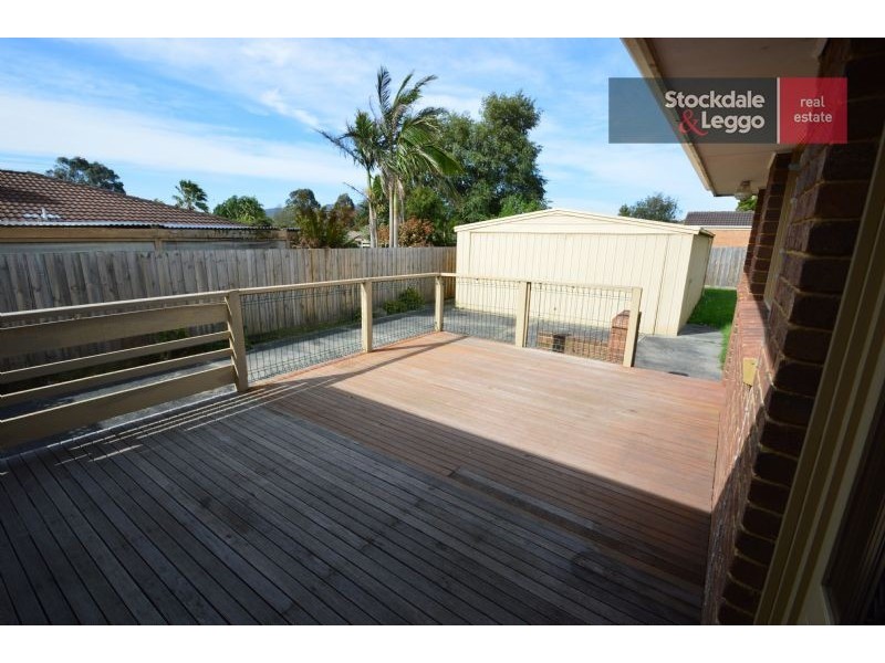 11 St Lawrence Way, Rowville VIC 3178