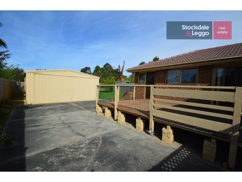 11 St Lawrence Way, Rowville VIC 3178