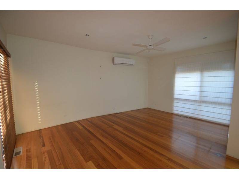 2/34 Pinewood Drive, Mount Waverley VIC 3149