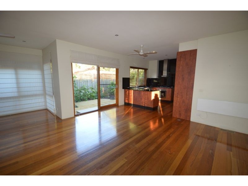 2/34 Pinewood Drive, Mount Waverley VIC 3149