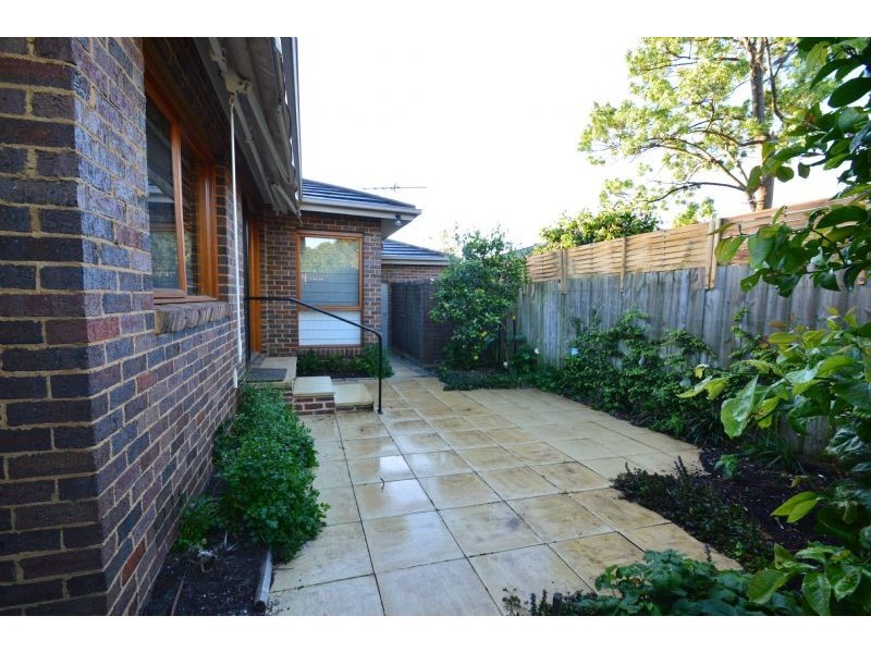 2/34 Pinewood Drive, Mount Waverley VIC 3149