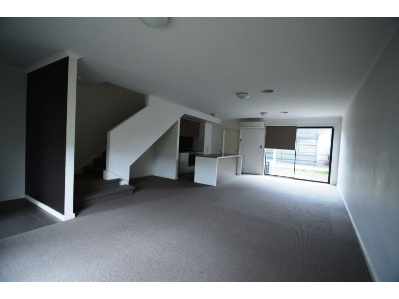 25 Waverley Park Drive, Mulgrave VIC 3170