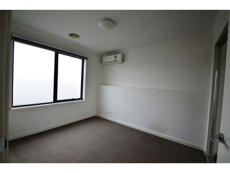 25 Waverley Park Drive, Mulgrave VIC 3170