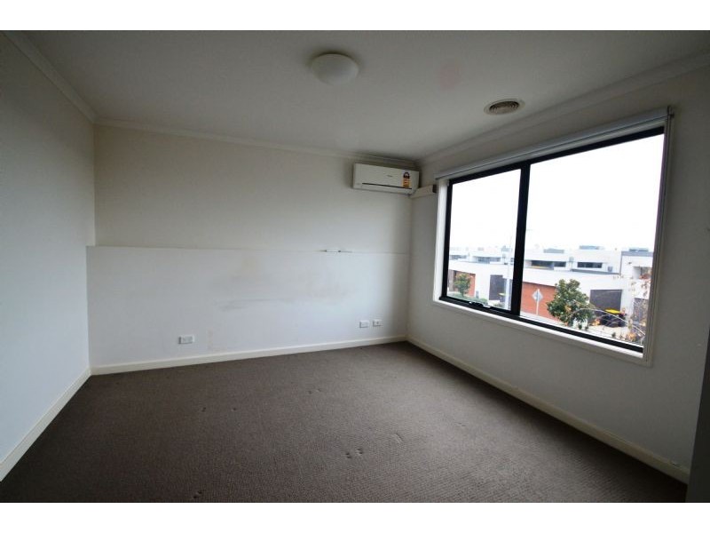 25 Waverley Park Drive, Mulgrave VIC 3170