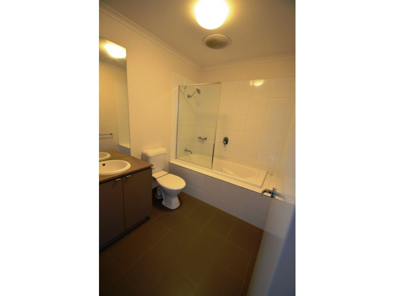 25 Waverley Park Drive, Mulgrave VIC 3170