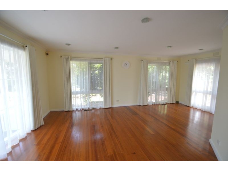 21 Canova Drive, Glen Waverley VIC 3150