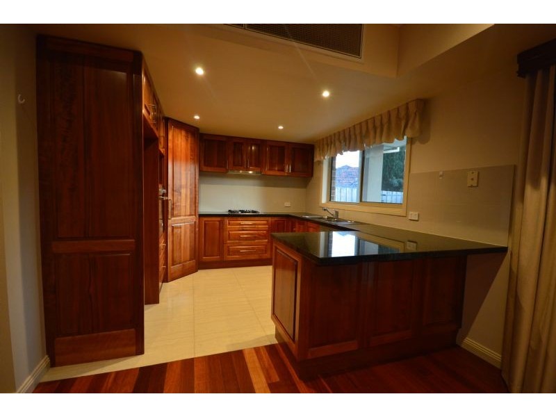 2/22 Roberts Street, Glen Waverley VIC 3150