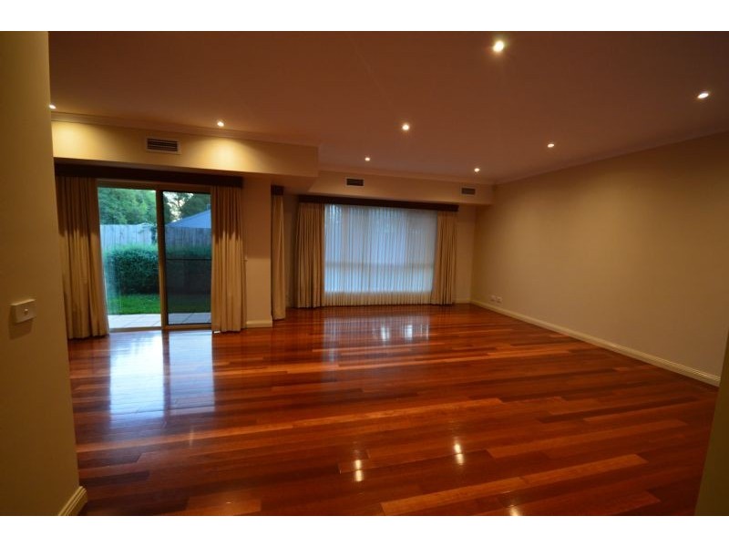 2/22 Roberts Street, Glen Waverley VIC 3150