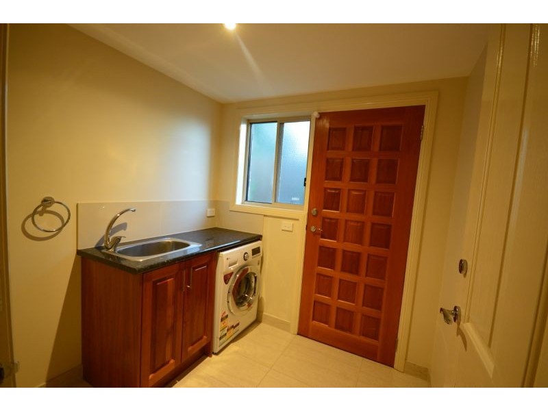 2/22 Roberts Street, Glen Waverley VIC 3150