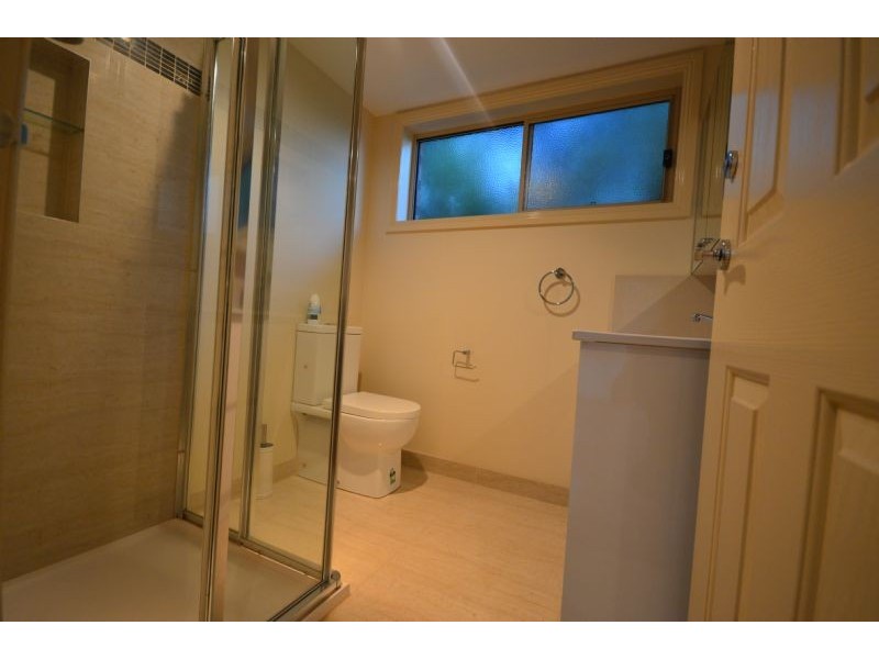 2/22 Roberts Street, Glen Waverley VIC 3150