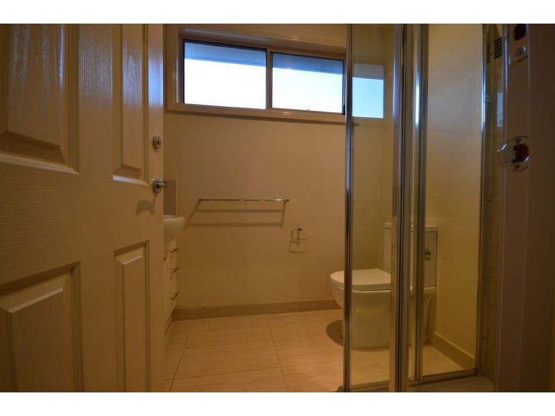 2/22 Roberts Street, Glen Waverley VIC 3150