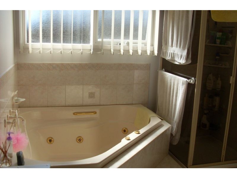 2/13 Moona Street, Burwood East VIC 3151