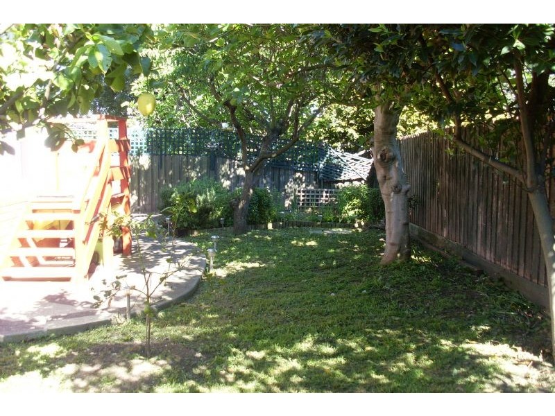 2/13 Moona Street, Burwood East VIC 3151