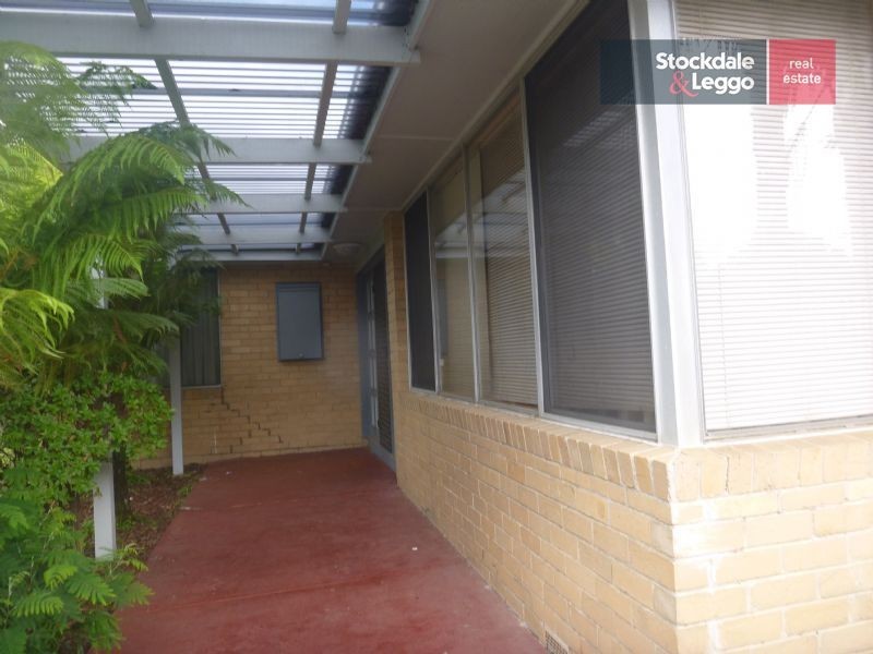 28 Hilltop Crescent, Burwood VIC 3125