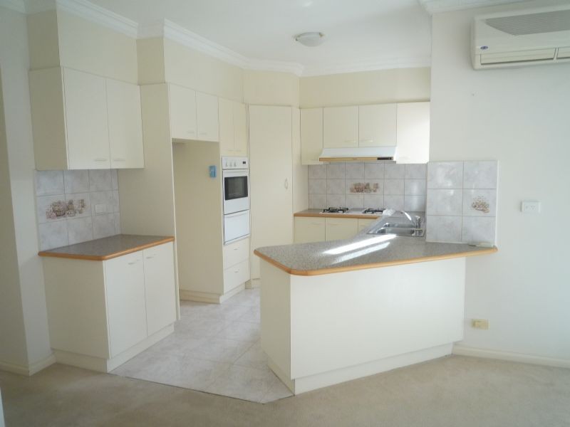 2/11 Lisbon Street, Glen Waverley VIC 3150