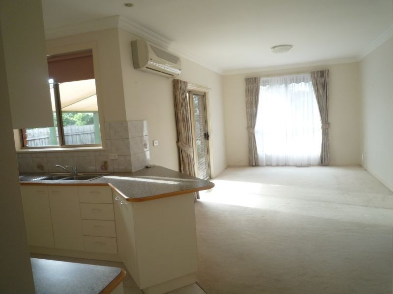 2/11 Lisbon Street, Glen Waverley VIC 3150