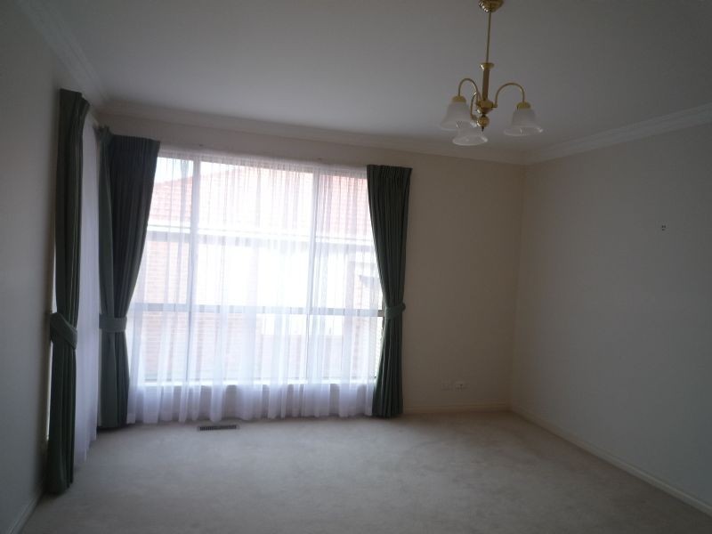 2/11 Lisbon Street, Glen Waverley VIC 3150