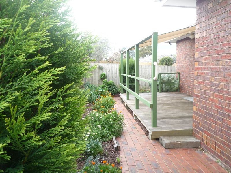 2/11 Lisbon Street, Glen Waverley VIC 3150