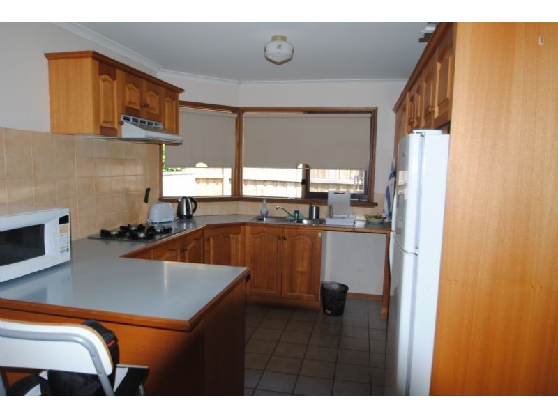 2/22 Garrisson Drive, Glen Waverley VIC 3150