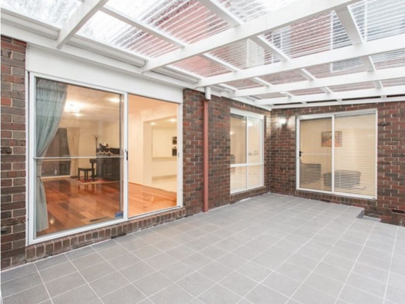 8 Miller Crescent, Mount Waverley VIC 3149