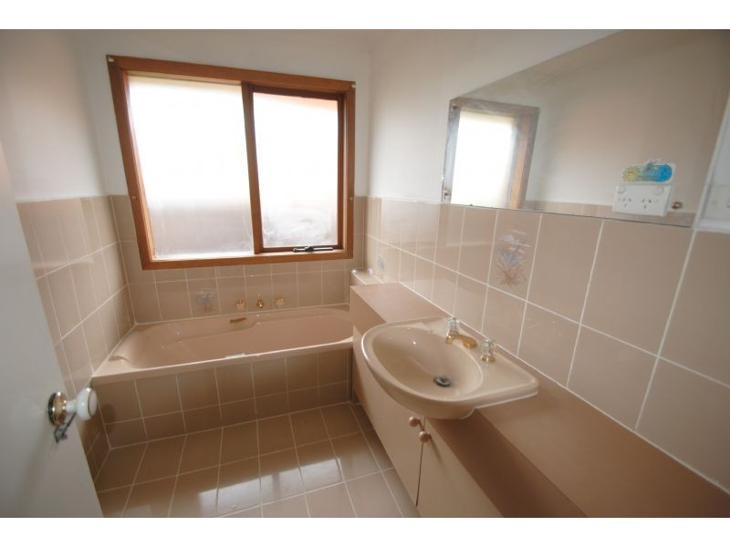 2 Glenmaggie Court, Wantirna South VIC 3152