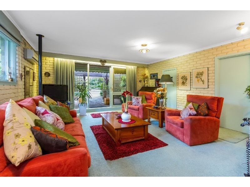 8 Walter Street, Glen Waverley VIC 3150