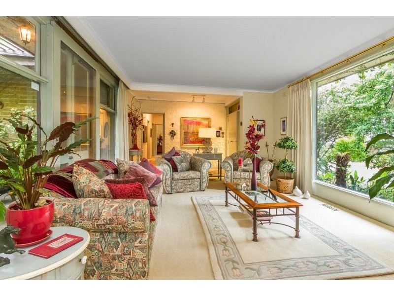 8 Walter Street, Glen Waverley VIC 3150