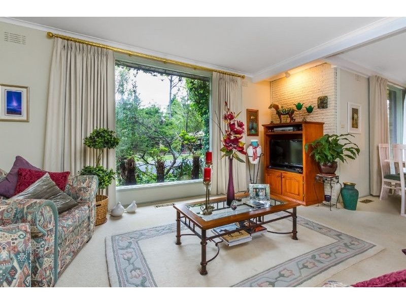 8 Walter Street, Glen Waverley VIC 3150