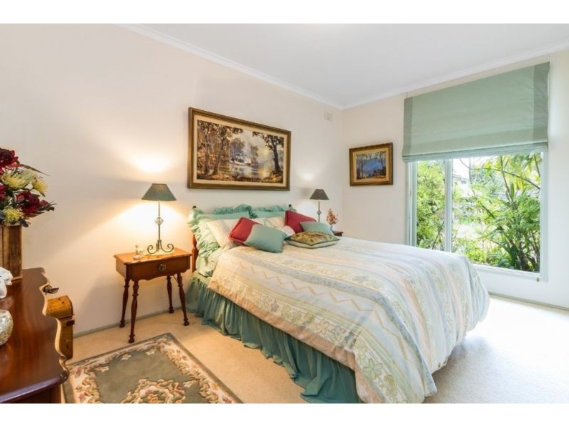 8 Walter Street, Glen Waverley VIC 3150